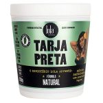 Mascara Restauradora Tarja Preta - 230 gr Máscara restauradora intensiva de cabelo extremamente danificada por processos químicos e mecânicos, como uso frequente de secador, chapa metálica e babyliss. Rico em aminoácidos e com alta concentração de queratina vegetal, promovo reparação profunda, restaurando a vitalidade do cabelo. Fortalece e restaura a elasticidade natural a fios mais resistentes e saudáveis.