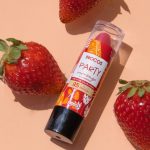 Lip Balm Party Morango Com Proteção Solar Uva/uvb  - Inocos - Image 2